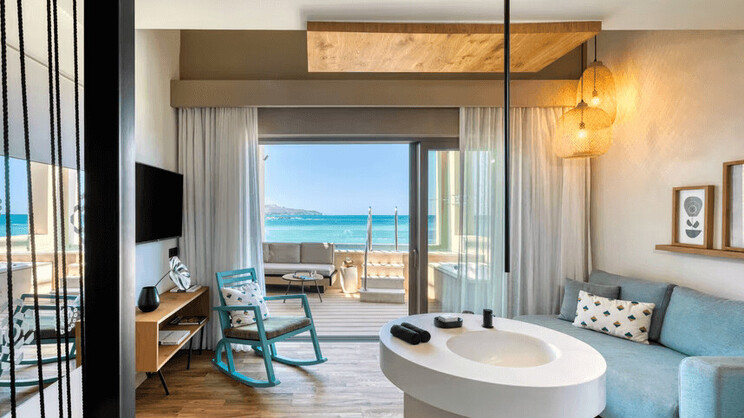 Absolute Haven Sea Front with Private Pool